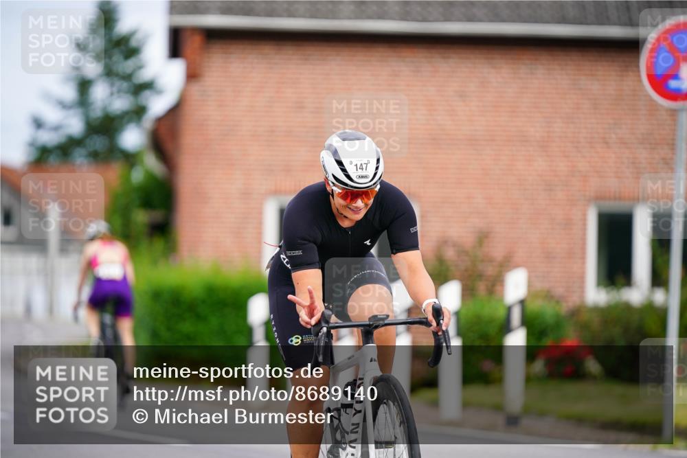 31.08.2025 - Elbe Triathlon Hamburg Michael Burmester http://msf.ph/oto/8689140 31.08.2025 16:10:01 Radfahren  meine-sportfotos.de