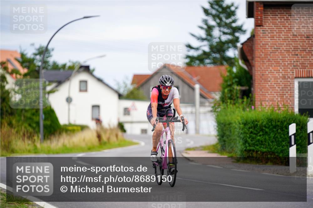 31.08.2025 - Elbe Triathlon Hamburg Michael Burmester http://msf.ph/oto/8689150 31.08.2025 16:10:16 Radfahren  meine-sportfotos.de
