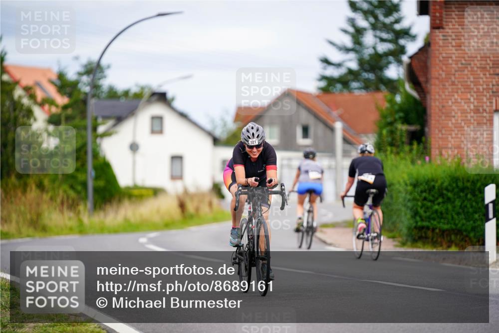 31.08.2025 - Elbe Triathlon Hamburg Michael Burmester http://msf.ph/oto/8689161 31.08.2025 16:10:28 Radfahren  meine-sportfotos.de