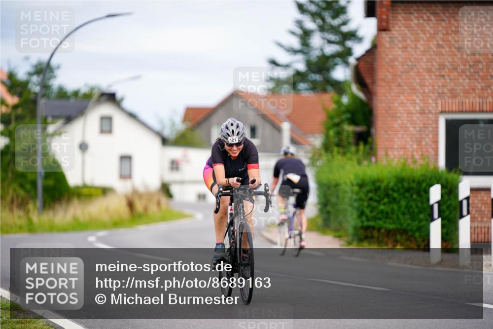 31.08.2025 - Elbe Triathlon Hamburg Michael Burmester http://msf.ph/oto/8689163 31.08.2025 16:10:28 Radfahren  meine-sportfotos.de