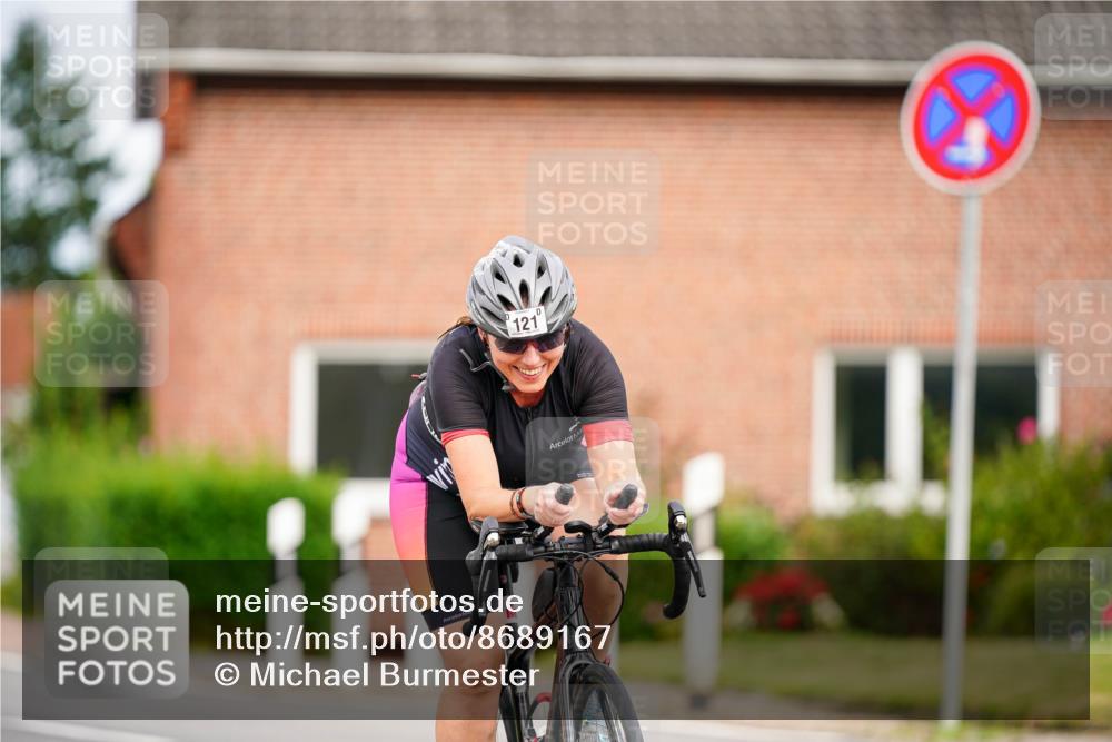 31.08.2025 - Elbe Triathlon Hamburg Michael Burmester http://msf.ph/oto/8689167 31.08.2025 16:10:29 Radfahren  meine-sportfotos.de