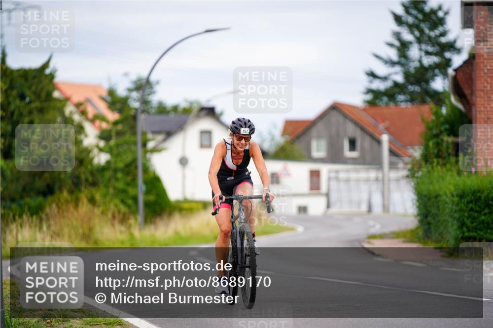 31.08.2025 - Elbe Triathlon Hamburg Michael Burmester http://msf.ph/oto/8689170 31.08.2025 16:10:47 Radfahren  meine-sportfotos.de