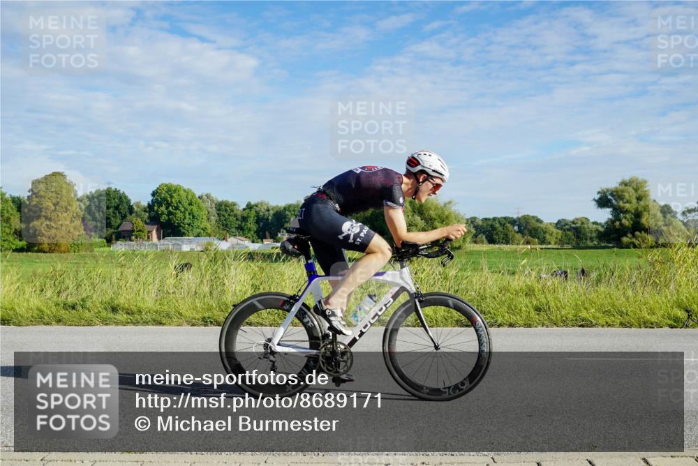 31.08.2025 - Elbe Triathlon Hamburg Michael Burmester http://msf.ph/oto/8689171 31.08.2025 09:17:55 Radfahren 184, 244, 284, 330, 382, 476 meine-sportfotos.de