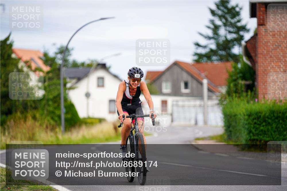 31.08.2025 - Elbe Triathlon Hamburg Michael Burmester http://msf.ph/oto/8689174 31.08.2025 16:10:47 Radfahren  meine-sportfotos.de