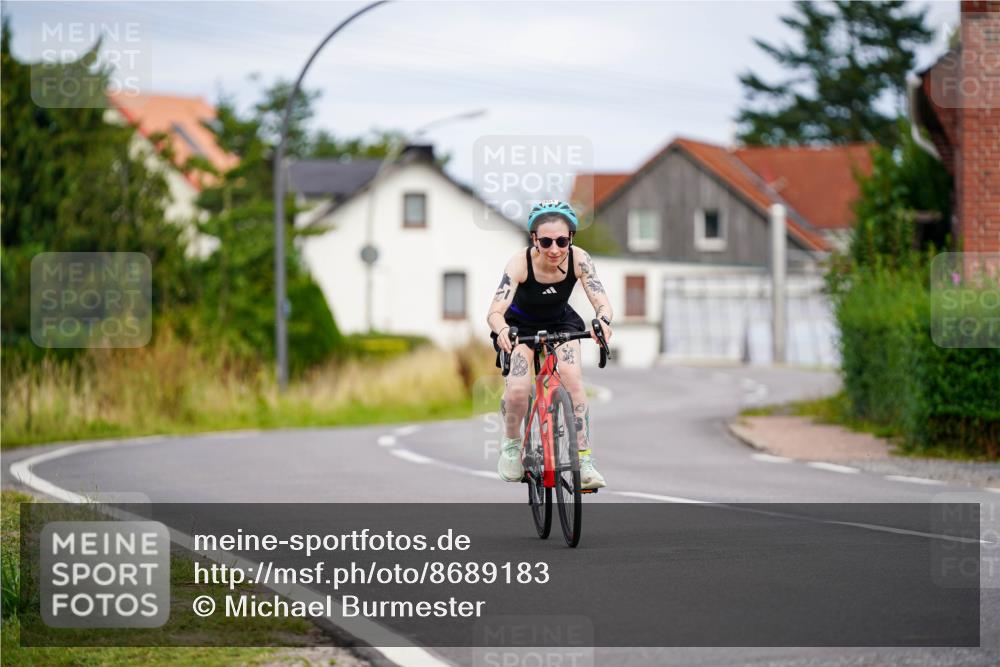 31.08.2025 - Elbe Triathlon Hamburg Michael Burmester http://msf.ph/oto/8689183 31.08.2025 16:11:19 Radfahren  meine-sportfotos.de