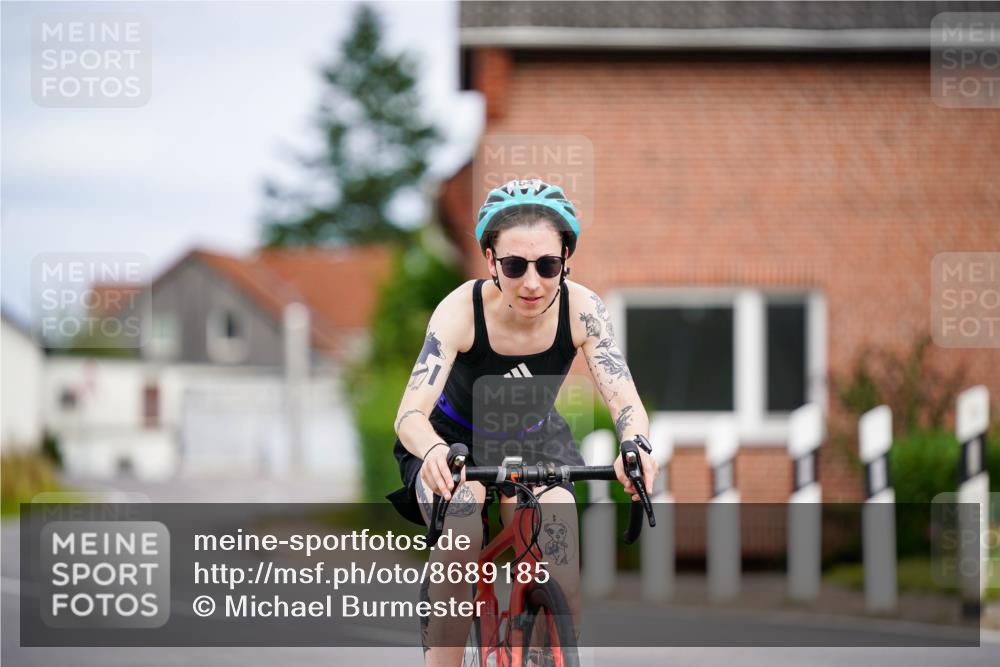 31.08.2025 - Elbe Triathlon Hamburg Michael Burmester http://msf.ph/oto/8689185 31.08.2025 16:11:20 Radfahren  meine-sportfotos.de
