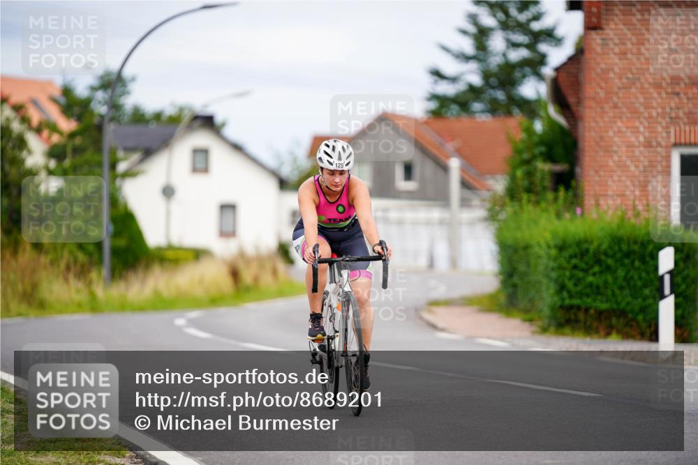 31.08.2025 - Elbe Triathlon Hamburg Michael Burmester http://msf.ph/oto/8689201 31.08.2025 16:12:04 Radfahren  meine-sportfotos.de