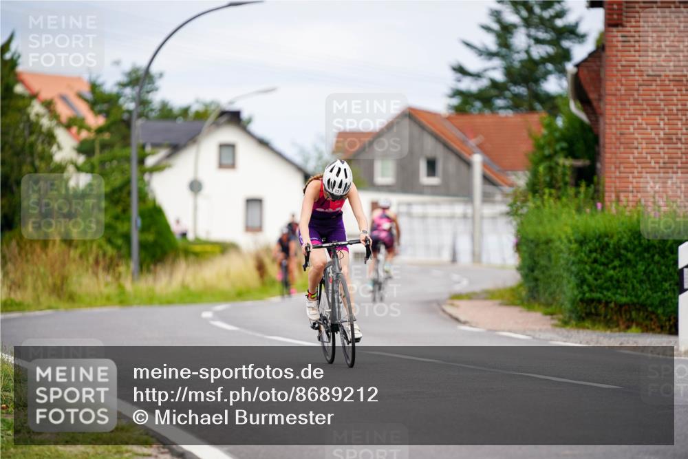 31.08.2025 - Elbe Triathlon Hamburg Michael Burmester http://msf.ph/oto/8689212 31.08.2025 16:12:44 Radfahren  meine-sportfotos.de
