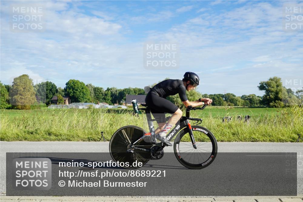 31.08.2025 - Elbe Triathlon Hamburg Michael Burmester http://msf.ph/oto/8689221 31.08.2025 09:19:11 Radfahren 450 meine-sportfotos.de