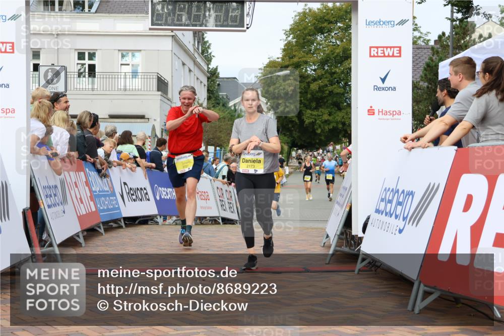 31.08.2025 - 21. Blankeneser Heldenlauf Strokosch-Dieckow http://msf.ph/oto/8689223 31.08.2025 10:28:32 Ziel 2249, 2173, 2727 meine-sportfotos.de