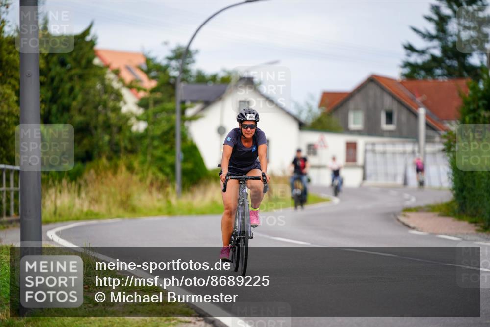 31.08.2025 - Elbe Triathlon Hamburg Michael Burmester http://msf.ph/oto/8689225 31.08.2025 16:12:51 Radfahren  meine-sportfotos.de