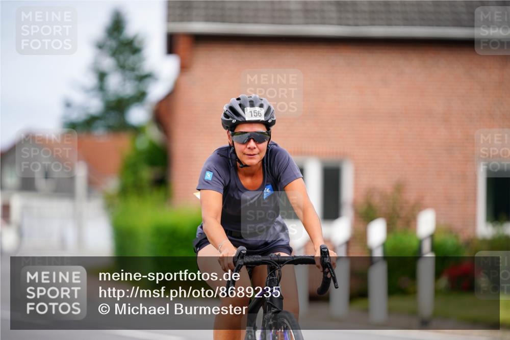 31.08.2025 - Elbe Triathlon Hamburg Michael Burmester http://msf.ph/oto/8689235 31.08.2025 16:12:53 Radfahren  meine-sportfotos.de