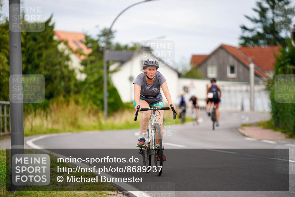 31.08.2025 - Elbe Triathlon Hamburg Michael Burmester http://msf.ph/oto/8689237 31.08.2025 16:13:13 Radfahren  meine-sportfotos.de