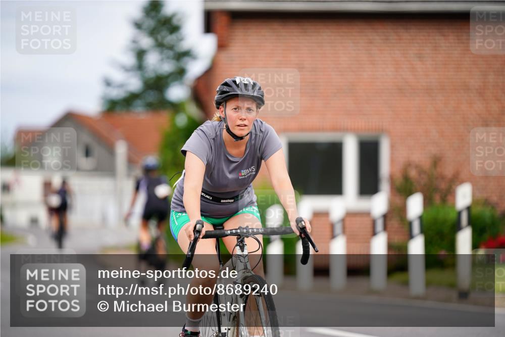 31.08.2025 - Elbe Triathlon Hamburg Michael Burmester http://msf.ph/oto/8689240 31.08.2025 16:13:14 Radfahren  meine-sportfotos.de