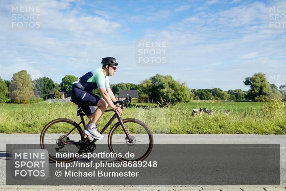 31.08.2025 - Elbe Triathlon Hamburg Michael Burmester http://msf.ph/oto/8689248 31.08.2025 09:20:05 Radfahren 208, 231, 371, 381, 474, 709 meine-sportfotos.de