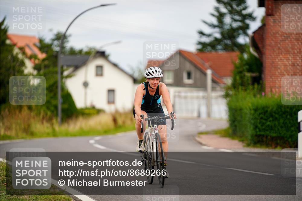 31.08.2025 - Elbe Triathlon Hamburg Michael Burmester http://msf.ph/oto/8689266 31.08.2025 16:13:43 Radfahren  meine-sportfotos.de