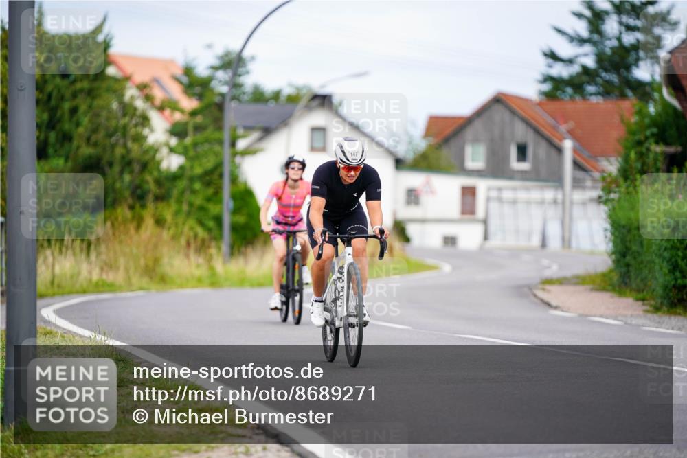 31.08.2025 - Elbe Triathlon Hamburg Michael Burmester http://msf.ph/oto/8689271 31.08.2025 16:14:40 Radfahren  meine-sportfotos.de
