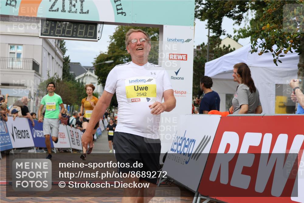 31.08.2025 - 21. Blankeneser Heldenlauf Strokosch-Dieckow http://msf.ph/oto/8689272 31.08.2025 10:33:41 Ziel 2652, 2409, 2635, 2634, 2542 meine-sportfotos.de