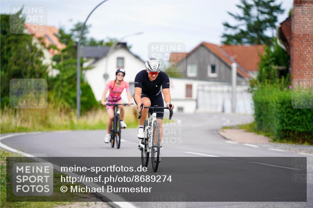 31.08.2025 - Elbe Triathlon Hamburg Michael Burmester http://msf.ph/oto/8689274 31.08.2025 16:14:40 Radfahren  meine-sportfotos.de