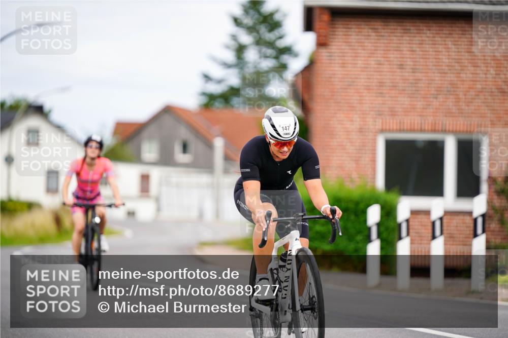 31.08.2025 - Elbe Triathlon Hamburg Michael Burmester http://msf.ph/oto/8689277 31.08.2025 16:14:41 Radfahren  meine-sportfotos.de