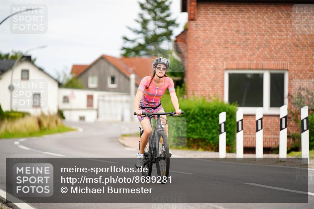 31.08.2025 - Elbe Triathlon Hamburg Michael Burmester http://msf.ph/oto/8689281 31.08.2025 16:14:42 Radfahren  meine-sportfotos.de