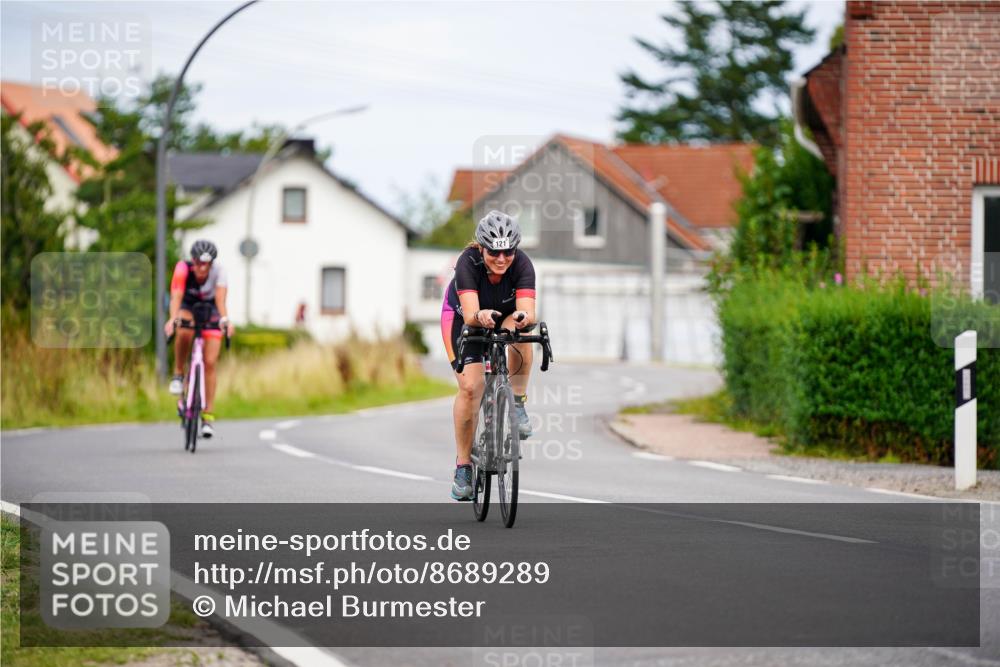 31.08.2025 - Elbe Triathlon Hamburg Michael Burmester http://msf.ph/oto/8689289 31.08.2025 16:15:10 Radfahren  meine-sportfotos.de