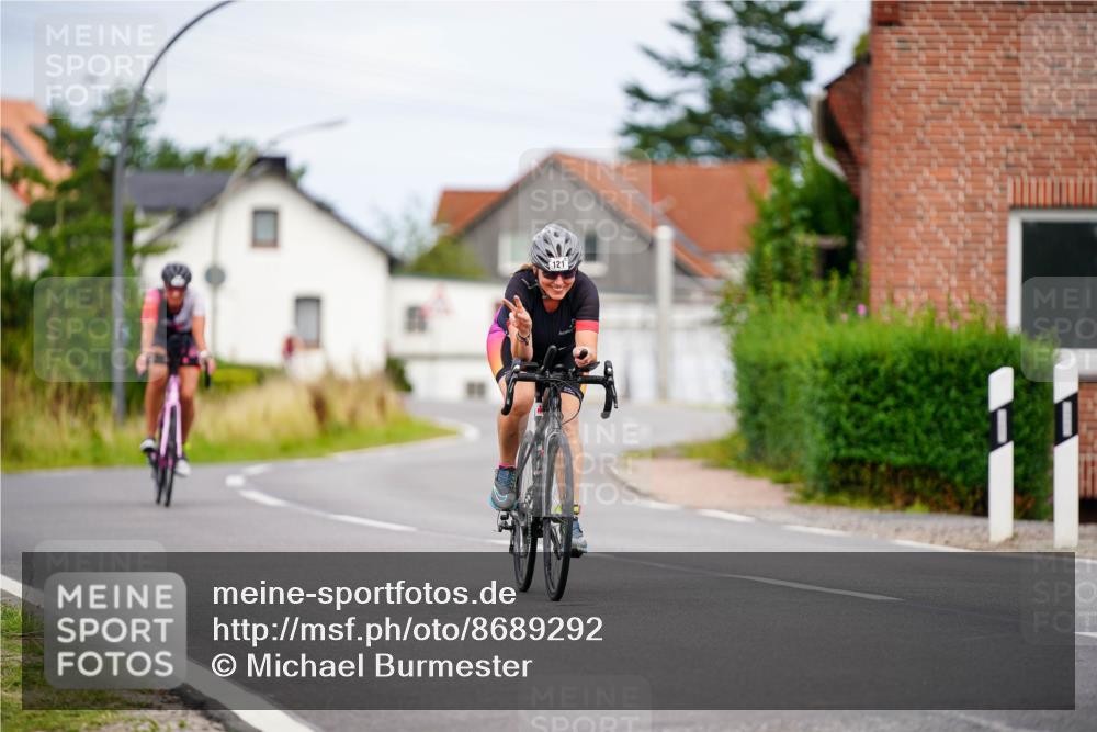 31.08.2025 - Elbe Triathlon Hamburg Michael Burmester http://msf.ph/oto/8689292 31.08.2025 16:15:10 Radfahren  meine-sportfotos.de