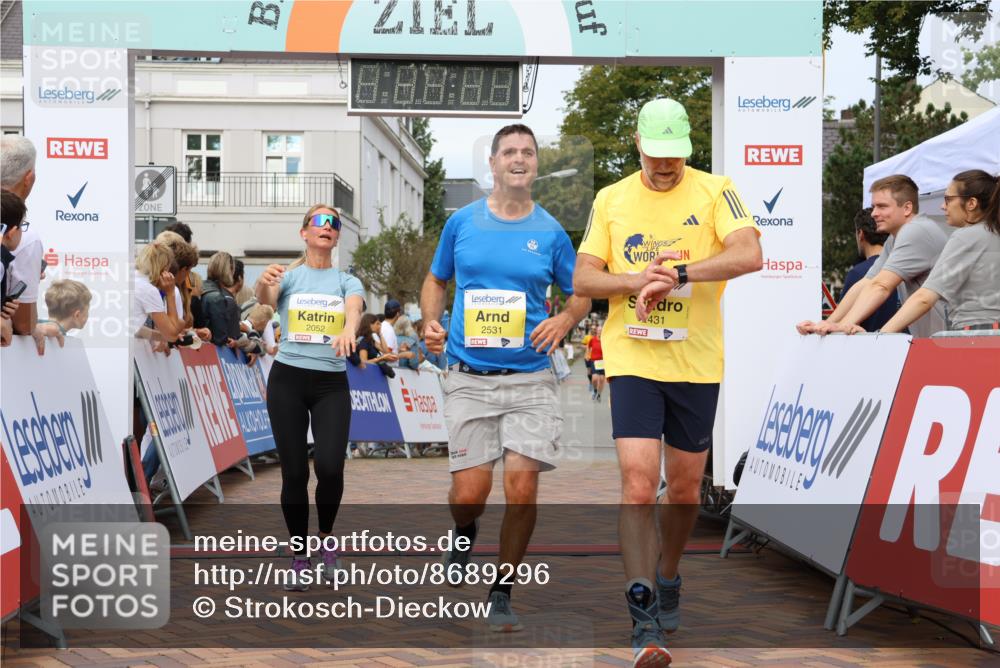 31.08.2025 - 21. Blankeneser Heldenlauf Strokosch-Dieckow http://msf.ph/oto/8689296 31.08.2025 10:28:24 Ziel 2249, 2625, 2431, 2088, 2052, 2531 meine-sportfotos.de