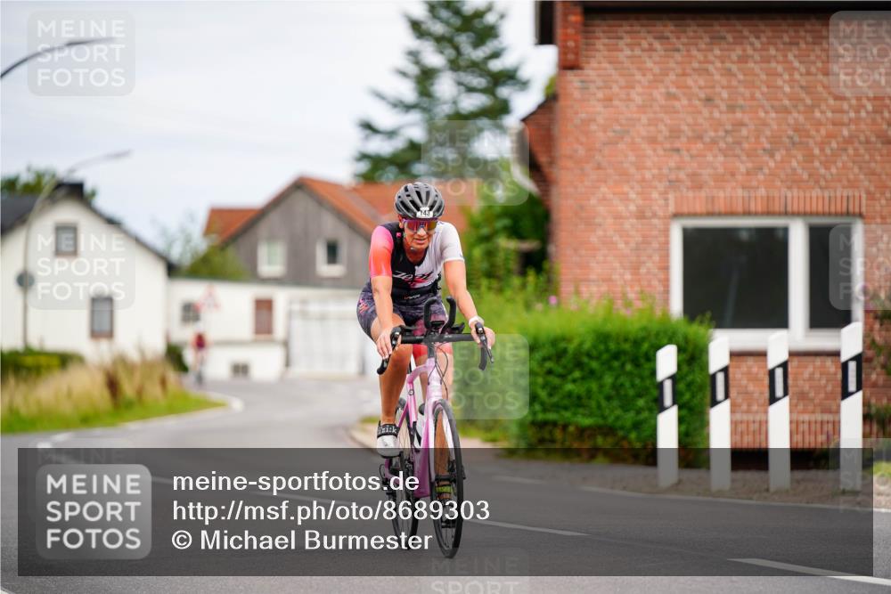 31.08.2025 - Elbe Triathlon Hamburg Michael Burmester http://msf.ph/oto/8689303 31.08.2025 16:15:12 Radfahren  meine-sportfotos.de