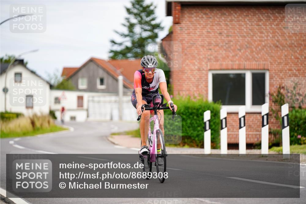31.08.2025 - Elbe Triathlon Hamburg Michael Burmester http://msf.ph/oto/8689308 31.08.2025 16:15:13 Radfahren  meine-sportfotos.de