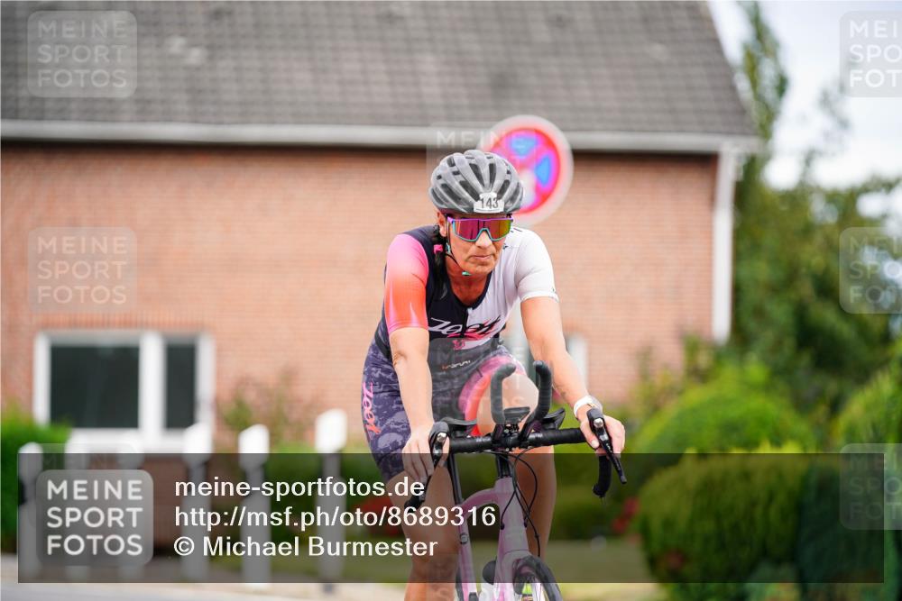 31.08.2025 - Elbe Triathlon Hamburg Michael Burmester http://msf.ph/oto/8689316 31.08.2025 16:15:14 Radfahren  meine-sportfotos.de