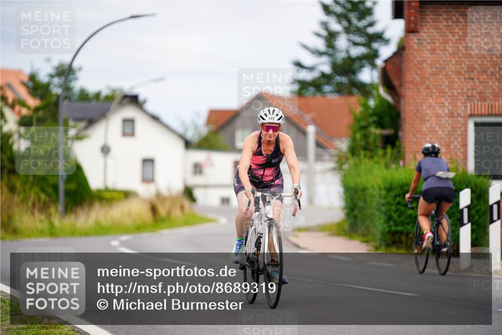 31.08.2025 - Elbe Triathlon Hamburg Michael Burmester http://msf.ph/oto/8689319 31.08.2025 16:15:24 Radfahren  meine-sportfotos.de