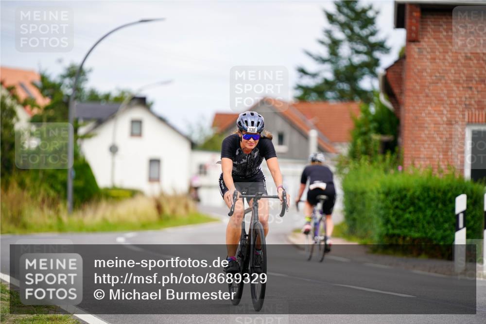 31.08.2025 - Elbe Triathlon Hamburg Michael Burmester http://msf.ph/oto/8689329 31.08.2025 16:15:48 Radfahren  meine-sportfotos.de