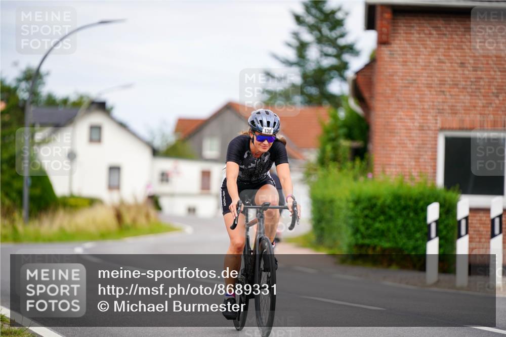 31.08.2025 - Elbe Triathlon Hamburg Michael Burmester http://msf.ph/oto/8689331 31.08.2025 16:15:48 Radfahren  meine-sportfotos.de