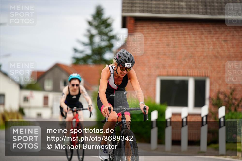 31.08.2025 - Elbe Triathlon Hamburg Michael Burmester http://msf.ph/oto/8689342 31.08.2025 16:16:06 Radfahren  meine-sportfotos.de