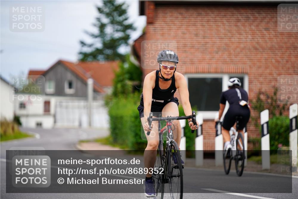 31.08.2025 - Elbe Triathlon Hamburg Michael Burmester http://msf.ph/oto/8689352 31.08.2025 16:16:46 Radfahren  meine-sportfotos.de