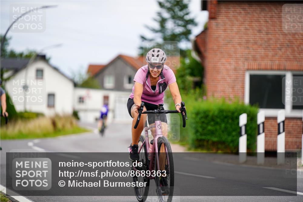 31.08.2025 - Elbe Triathlon Hamburg Michael Burmester http://msf.ph/oto/8689363 31.08.2025 16:18:22 Radfahren  meine-sportfotos.de