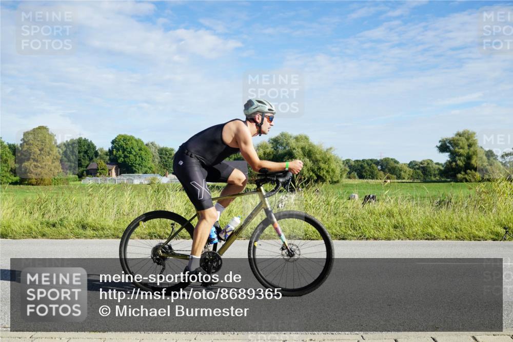 31.08.2025 - Elbe Triathlon Hamburg Michael Burmester http://msf.ph/oto/8689365 31.08.2025 09:22:10 Radfahren 227, 275, 379, 543, 568 meine-sportfotos.de