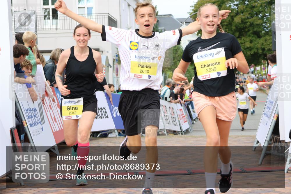 31.08.2025 - 21. Blankeneser Heldenlauf Strokosch-Dieckow http://msf.ph/oto/8689373 31.08.2025 10:33:30 Ziel 2011, 2044, 2126, 2640, 2639, 2220, 2221 meine-sportfotos.de