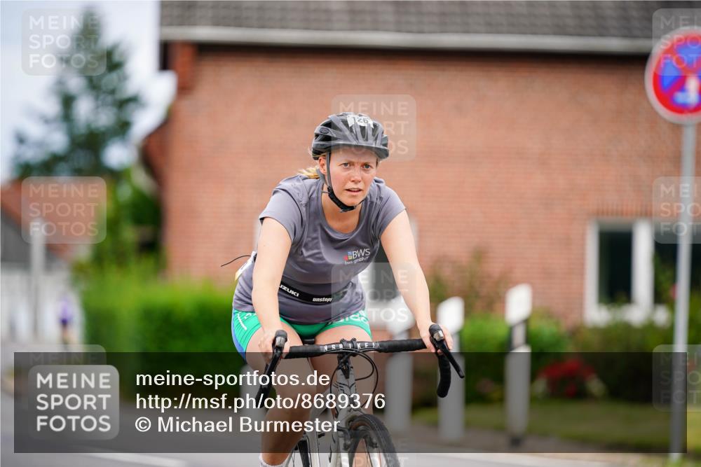 31.08.2025 - Elbe Triathlon Hamburg Michael Burmester http://msf.ph/oto/8689376 31.08.2025 16:18:24 Radfahren  meine-sportfotos.de