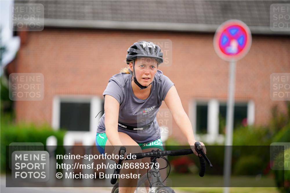 31.08.2025 - Elbe Triathlon Hamburg Michael Burmester http://msf.ph/oto/8689379 31.08.2025 16:18:25 Radfahren  meine-sportfotos.de