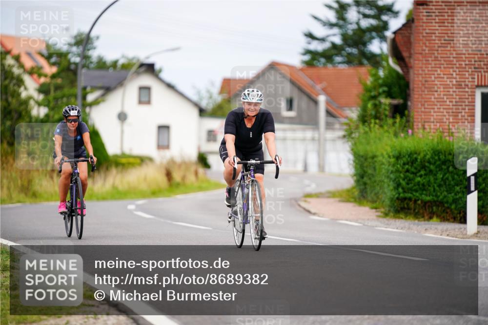 31.08.2025 - Elbe Triathlon Hamburg Michael Burmester http://msf.ph/oto/8689382 31.08.2025 16:18:39 Radfahren  meine-sportfotos.de