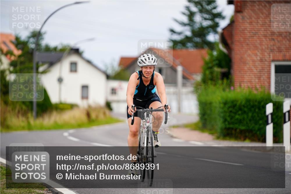 31.08.2025 - Elbe Triathlon Hamburg Michael Burmester http://msf.ph/oto/8689391 31.08.2025 16:18:50 Radfahren  meine-sportfotos.de