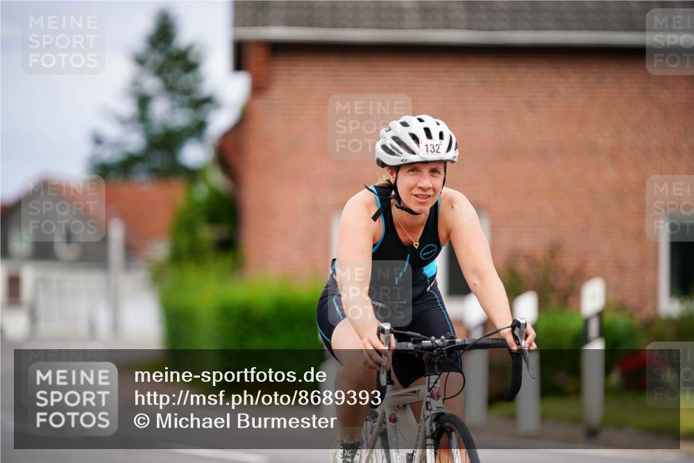 31.08.2025 - Elbe Triathlon Hamburg Michael Burmester http://msf.ph/oto/8689393 31.08.2025 16:18:51 Radfahren  meine-sportfotos.de