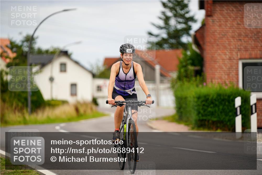 31.08.2025 - Elbe Triathlon Hamburg Michael Burmester http://msf.ph/oto/8689412 31.08.2025 16:19:42 Radfahren  meine-sportfotos.de