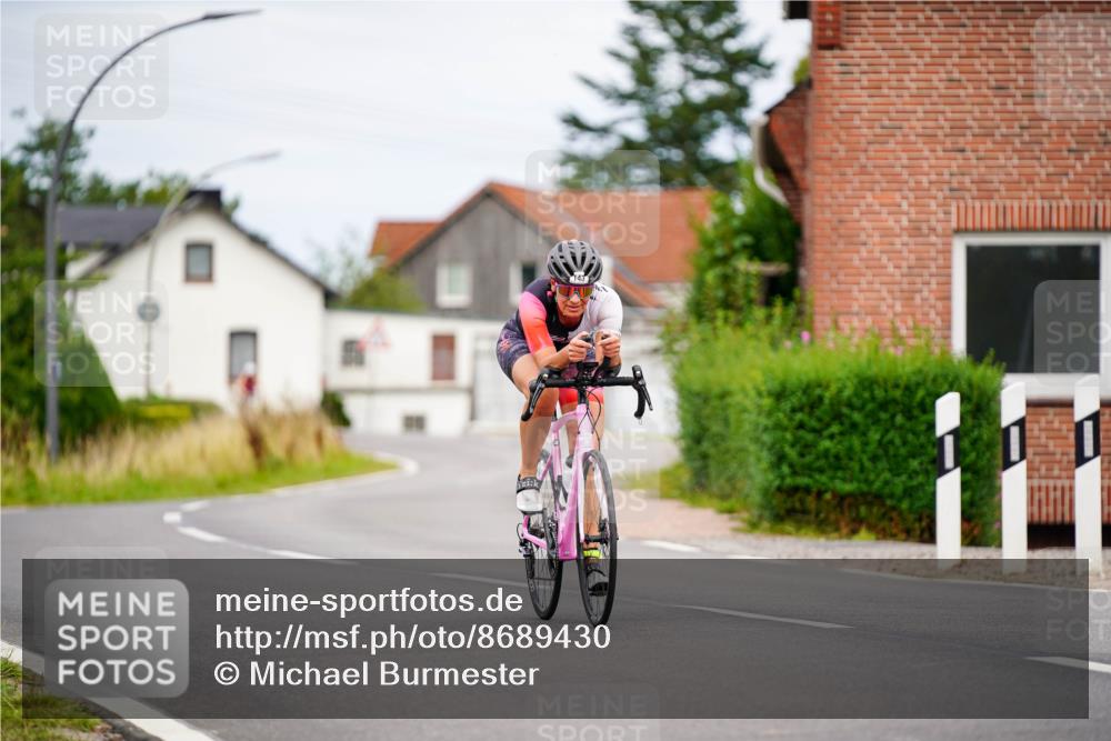 31.08.2025 - Elbe Triathlon Hamburg Michael Burmester http://msf.ph/oto/8689430 31.08.2025 16:20:09 Radfahren  meine-sportfotos.de