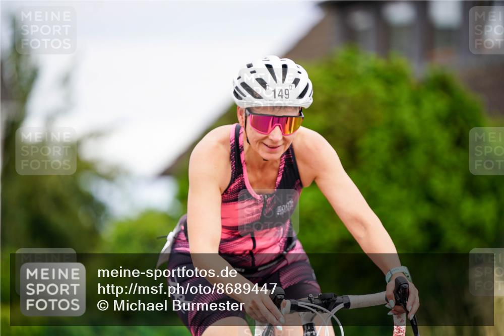 31.08.2025 - Elbe Triathlon Hamburg Michael Burmester http://msf.ph/oto/8689447 31.08.2025 16:20:24 Radfahren  meine-sportfotos.de