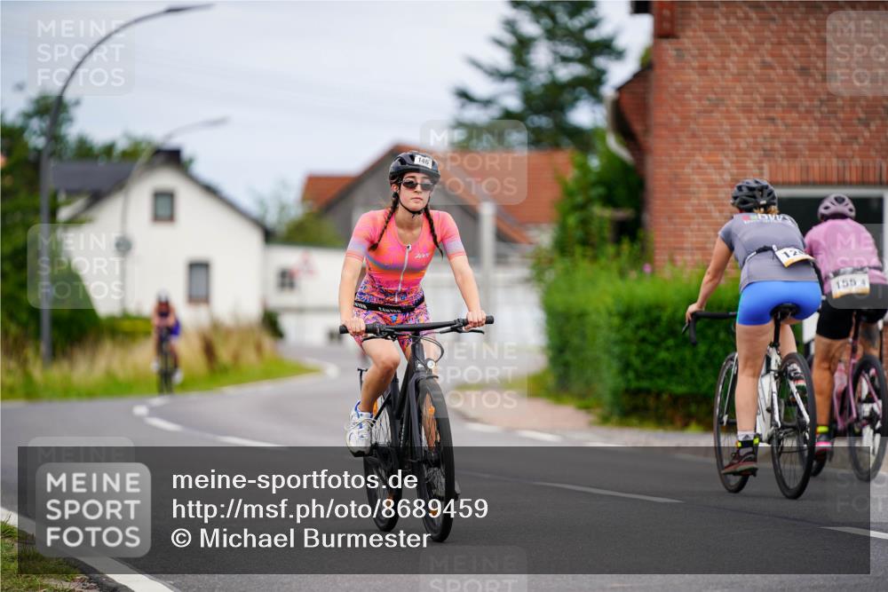 31.08.2025 - Elbe Triathlon Hamburg Michael Burmester http://msf.ph/oto/8689459 31.08.2025 16:20:40 Radfahren  meine-sportfotos.de