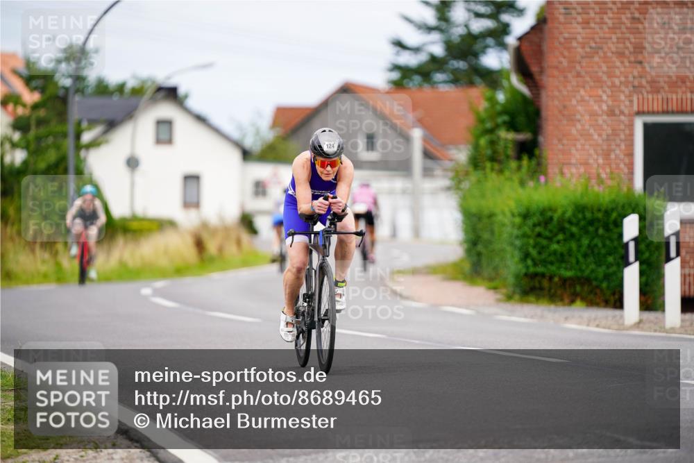 31.08.2025 - Elbe Triathlon Hamburg Michael Burmester http://msf.ph/oto/8689465 31.08.2025 16:20:45 Radfahren  meine-sportfotos.de