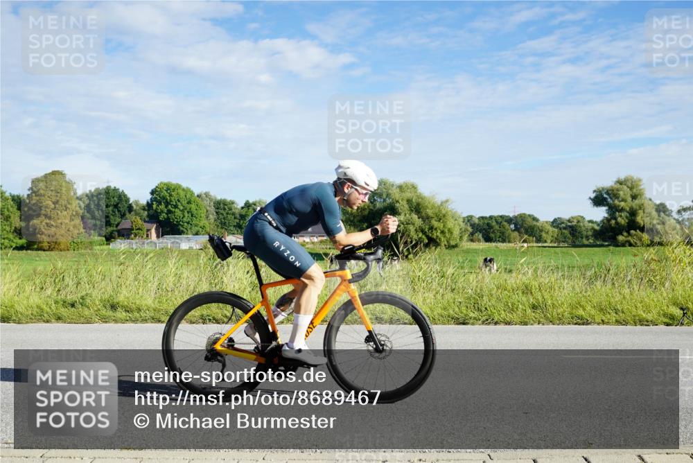 31.08.2025 - Elbe Triathlon Hamburg Michael Burmester http://msf.ph/oto/8689467 31.08.2025 09:23:55 Radfahren 212, 353, 432, 443, 481, 512, 549, 574, 639, 746 meine-sportfotos.de